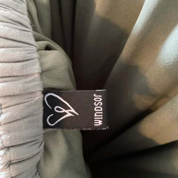 ✨Windsor Sage Green Flowy Maxi Dress XS✨ - Picture 6 of 7